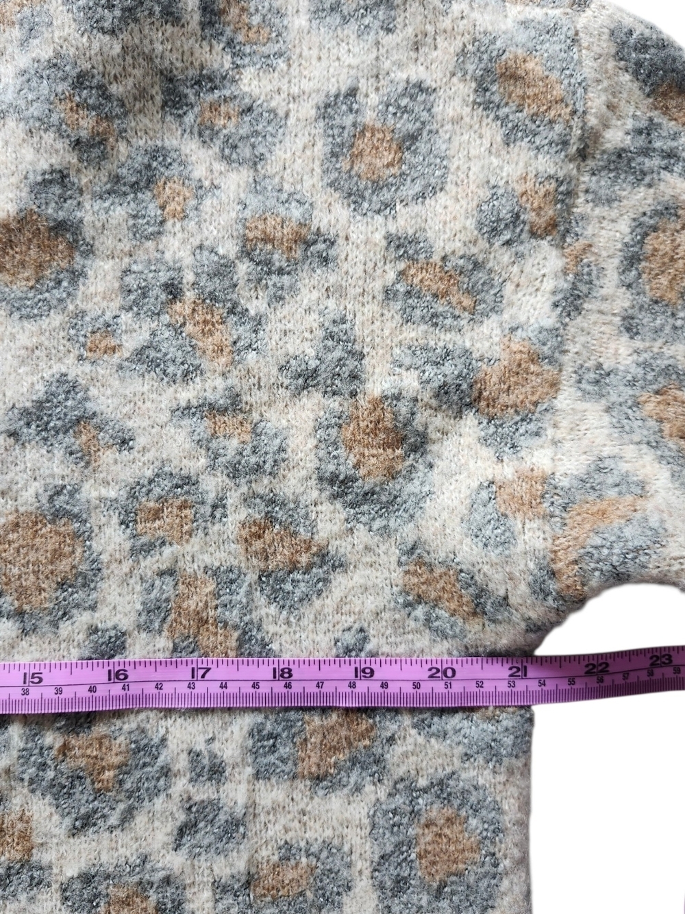 Abercrombie & Fitch Leopard Print Sweater Women's XS Soft Fuzzy Knit - Picture 5 of 5